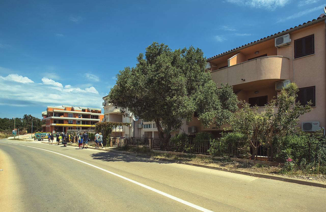 Apartments Ulika Medulin Bagian luar foto